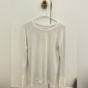 White long sleeve swiftly tech